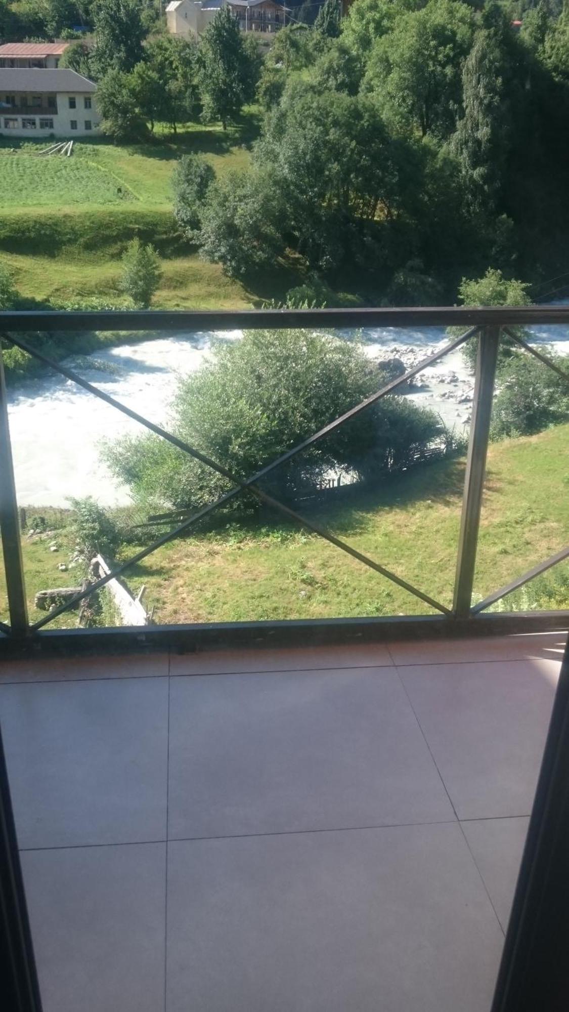 Guest House Mari30 Mestia Quarto foto